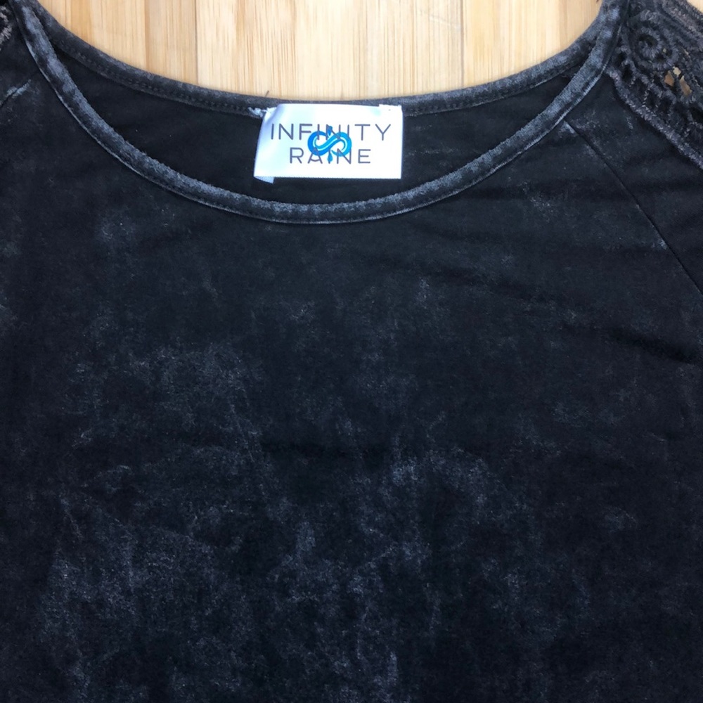 Infinity Raine Cold Shoulder Tunic NWT - Picture 4 of 8